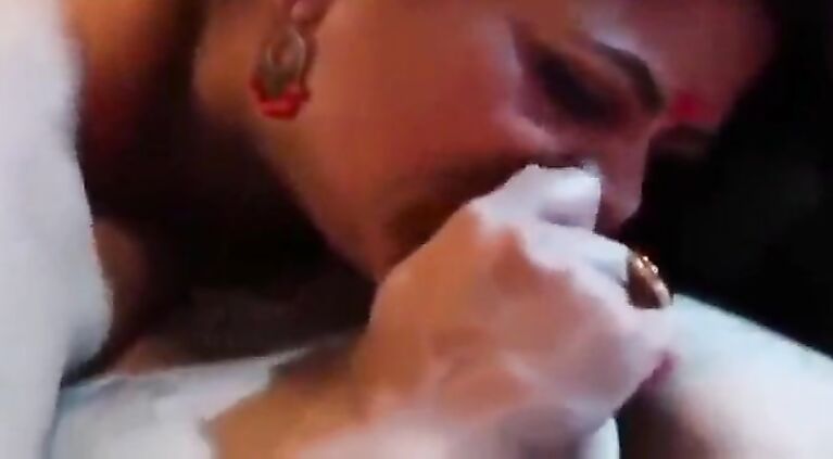 Nymphos boy romance with neighbourhood housewife aunt