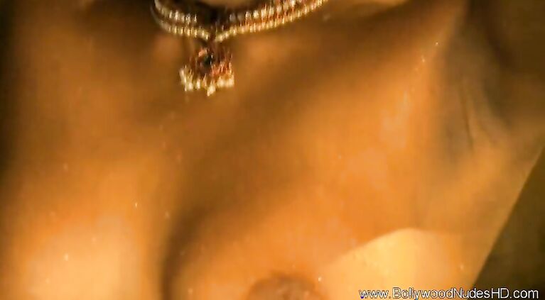 Stunning HD Desi Gorgeous Strips
