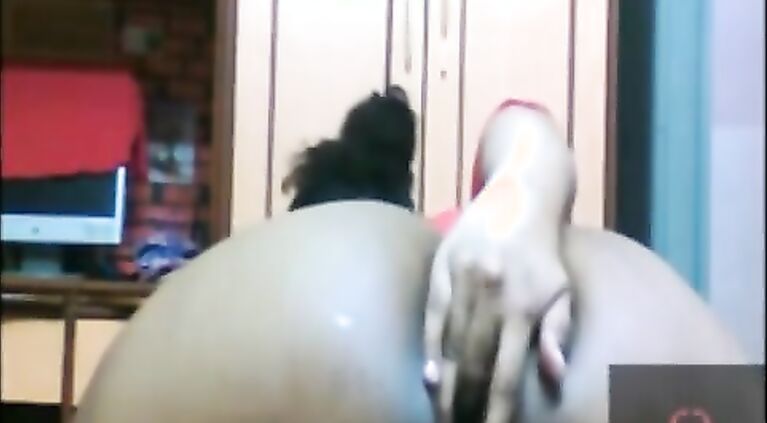 South desi tries to get cucumber in her butt