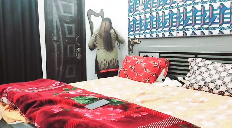 Punjabi Village Milf Fucked By Cuckold Husband With Clear Hindi Audio
