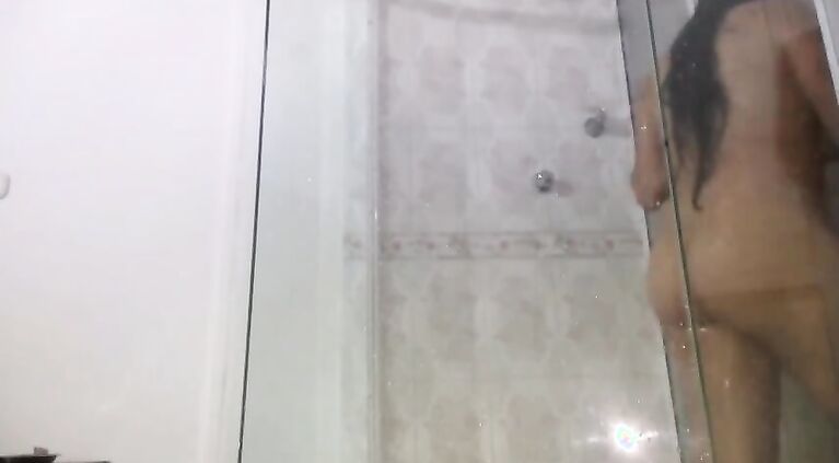 cheating housewife fucking with ebony guy and filming all experience to show to cuckold hubby