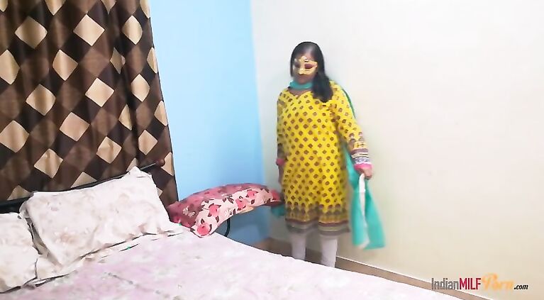Tamil Bhabhi Shanaya Seducing Her Husband After Hectic Daily Routine Life