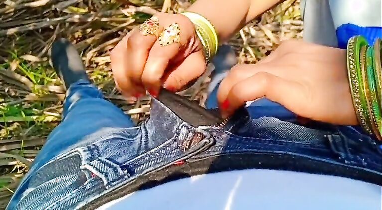 New desi indian village MMS outdoor sex Hindi audio