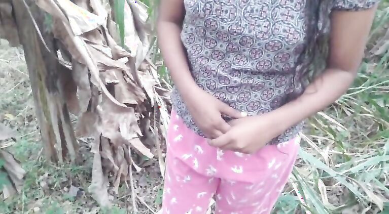 Sri lanka RISKY OUTDOOR Jungle Sex with hot girl