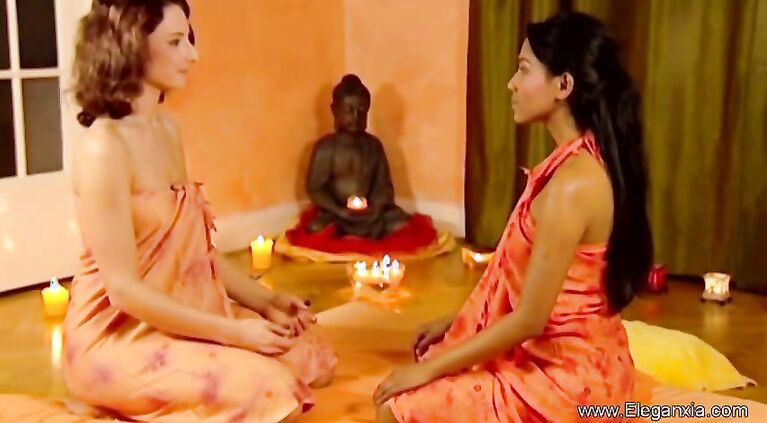 Female Massage Between Erotic Girlfriends