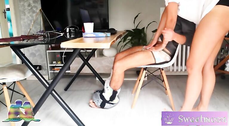 Fantastic oral while doing smart working! Cum Play