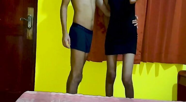 sri lankan campus girl fuck with her best friend