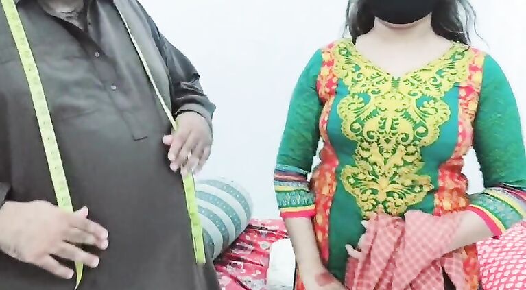 XXX Pakistani Tailor Fucking His Beautifull Lady Customer Huge Butt With Clear Hindi Audio