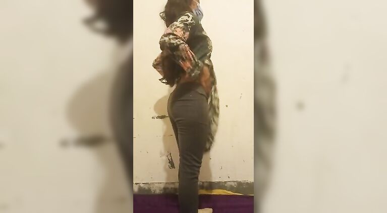 Indian wife enjoy with butt