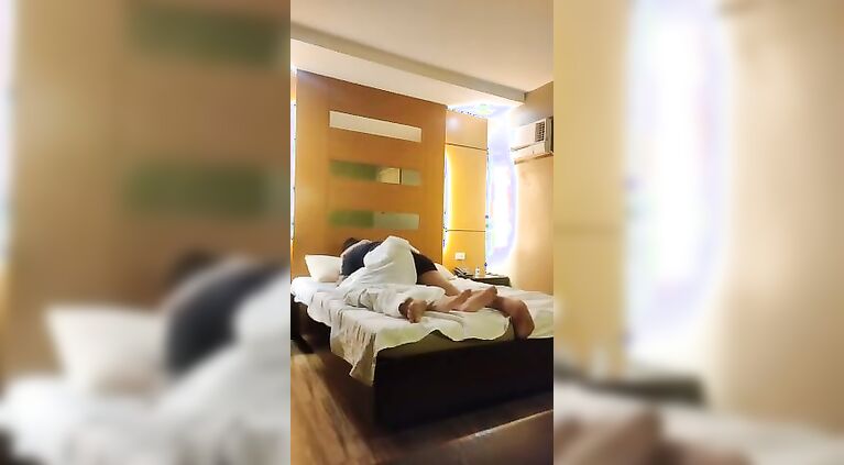 KUNG HINDI KA LANG DIN GANITO KAGALING KUMAIN, SALAMAT NA LANG! ( iwan niyo pag hindi marunong )