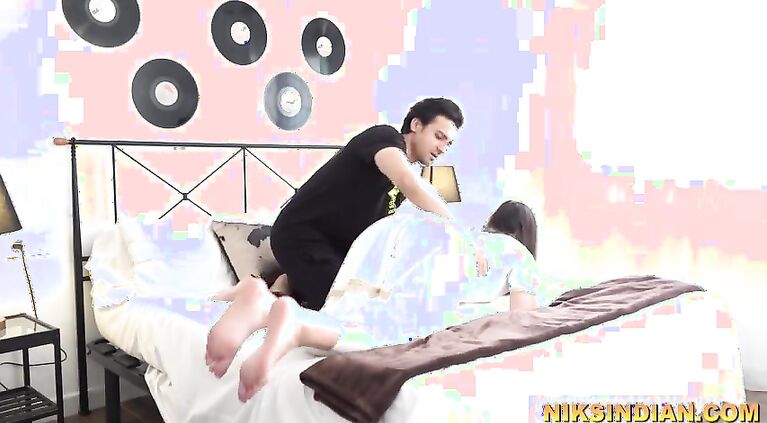Hot Punjabi Bhabhi fucked very badly by delivery boy