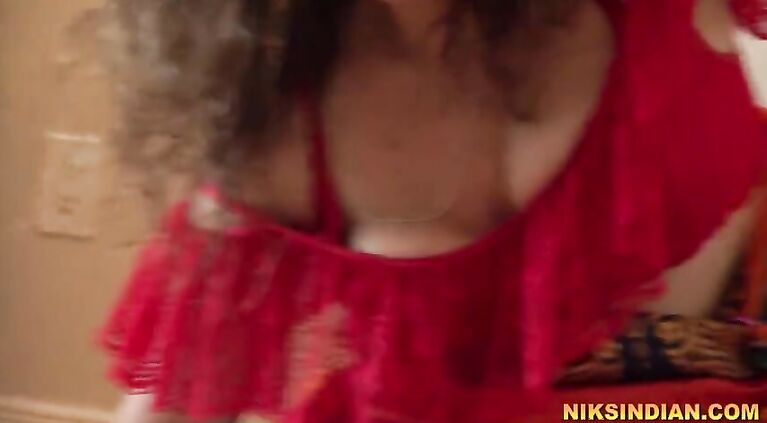 Amma ki saree utha kar choot aur gaand chod diya