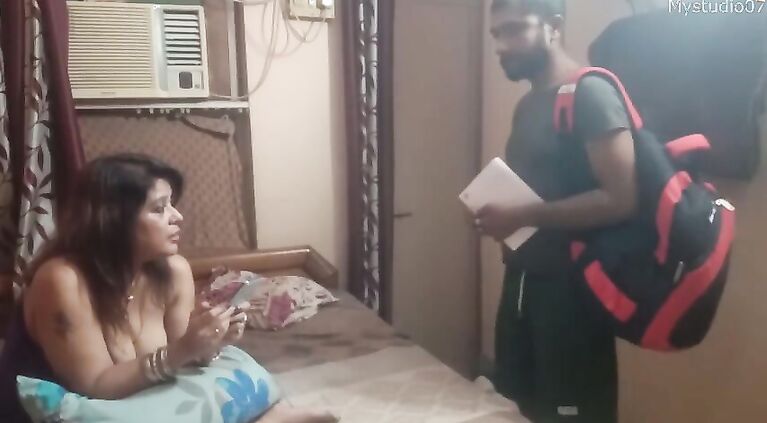 My best friend comes my house and fuck my beautiful stepmom,