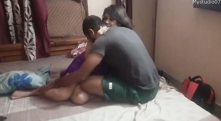 My best friend comes my house and fuck my beautiful stepmom,