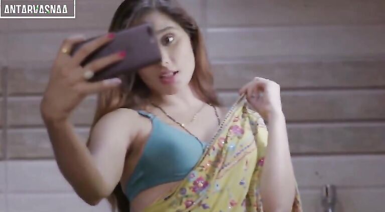 married women Masturbation in bathroom | Indian bhabhi bathroom mai masturbation | tamil sex