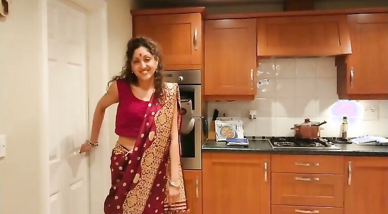 Cheating Bhabhi teaches Devar about kamasutra hindi sex story in saree POV