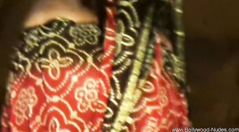 Loving This Bollywood Sweet arousing herself
