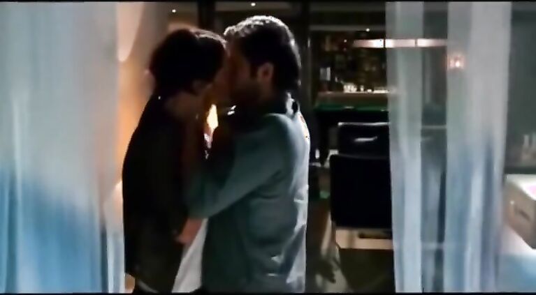 Esha Gupta Cute Kissing and Bed scenes