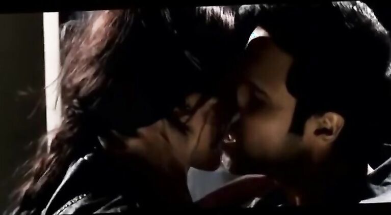Esha Gupta Cute Kissing and Bed scenes