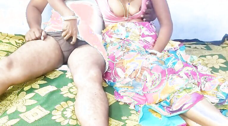 Desi bhabhi dotted condom hord fuking