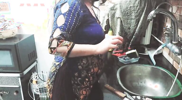 Punjabi Village Maid Fucked in Kitchen By Her Owner While She is Working