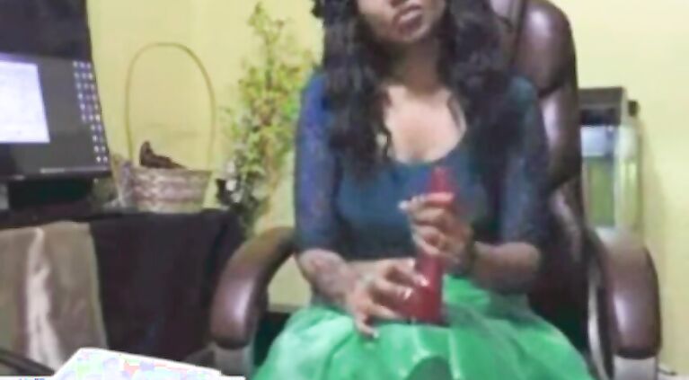 Beautiful desi Mallu Playing with toy juicy cunt adf.ly/1gP9cp