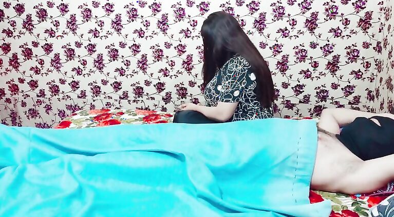 Meri Step Sister ne mera lun pkar k apni chut main dal lia