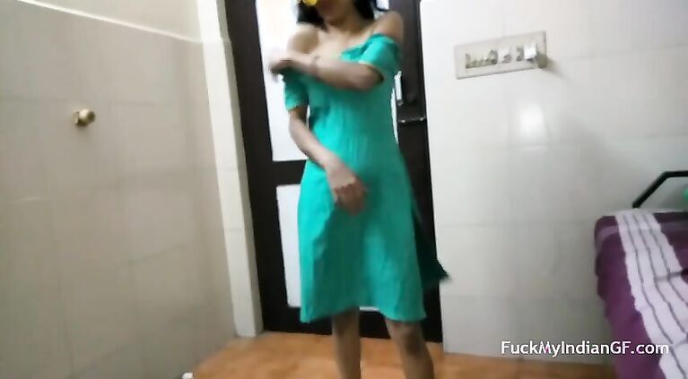 Skinny Tamil GIRLFRIEND Dancing In Shalwar Suit Stripped Full And Doing Nude Dance