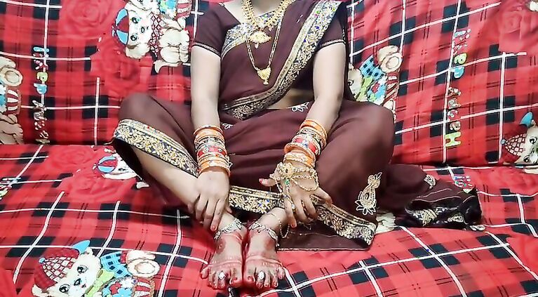Suhagrat ke din bhabhi ko devar ne choda
