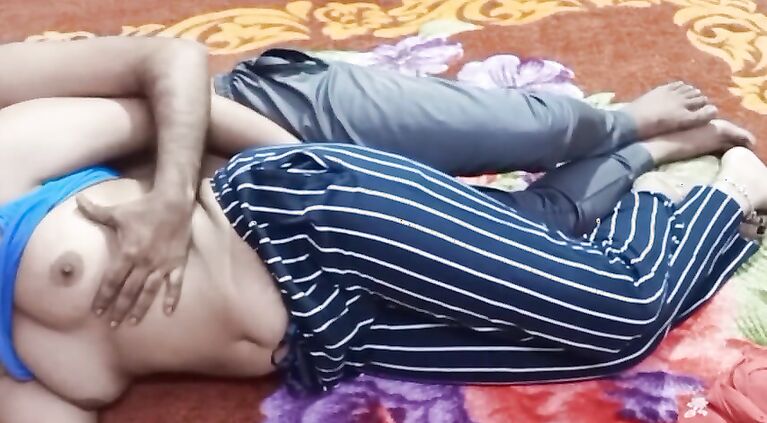Cute Savita Bhabhi fucking with security guard