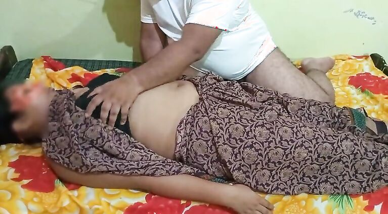 deshi bhabhi saying ho rha mera ruko[hindi]
