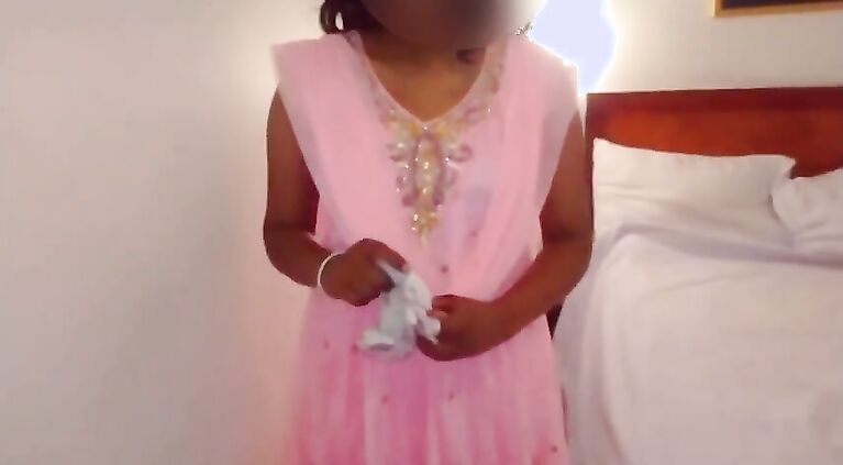 A Sri lanka boy has sex with a beautiful Indian girl.