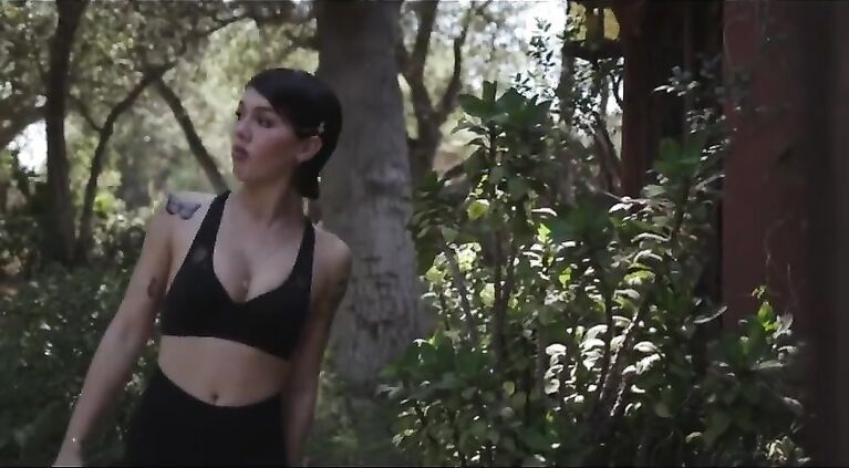 Beautiful transgender fucks girl - Cute ladyboy fucks girl