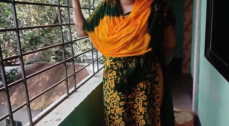 Fucking Neighbours Relative First time came here cumriya