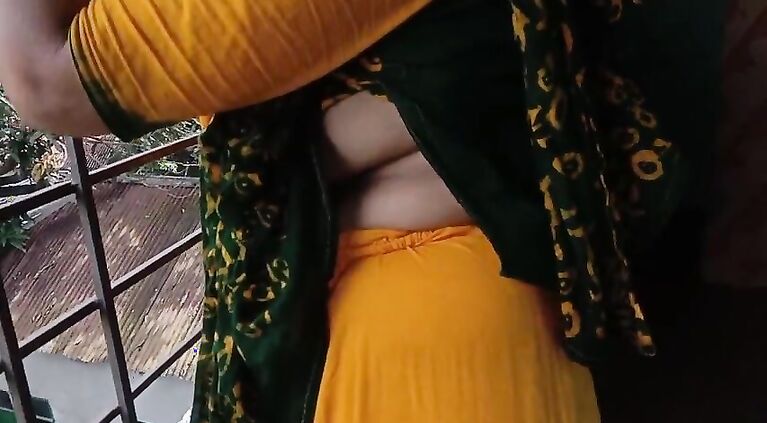 Fucking Neighbours Relative First time came here cumriya