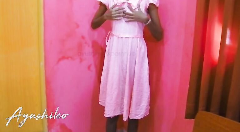 Sri lankan horny innocent with her step brother මල්ලි එක්ක කරල ගෙදරට මාට්ටු වෙන්න