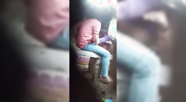Secret public sex on Lock down