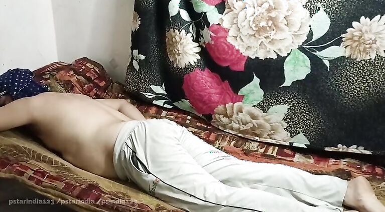 Desi uncle did hardcore assfuck fucking on the pretext of leaving his milf's best friend in the party