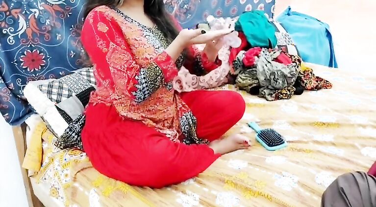 Pakistani Mommy Wants Hard Ass Fuck Fuck With Soft Back Massage With Hindi Audio