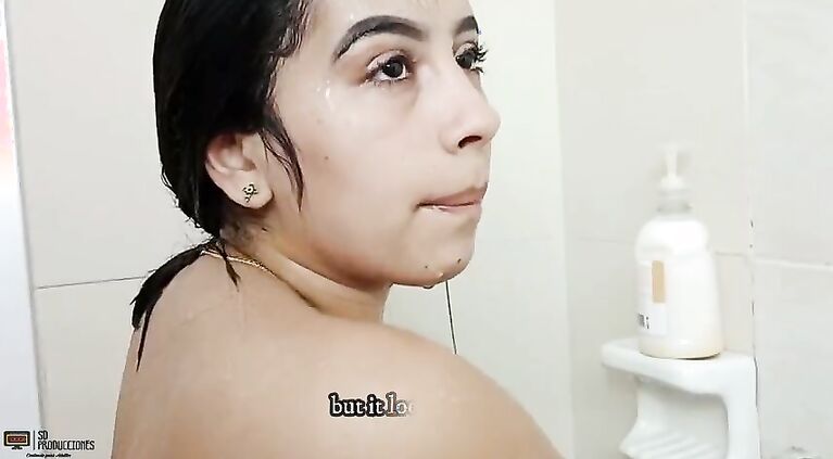 Fucking my stepsister's vagina in the shower - Porn in Spanish