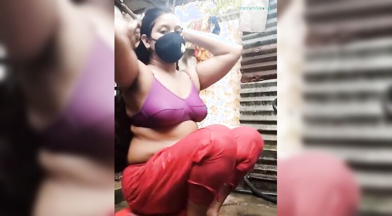 Bangladeshi Sexy Village Bhabi In Showering Naked In Bathroom