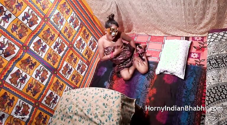 desi bhabhi desperate to get fucked masturbation porn