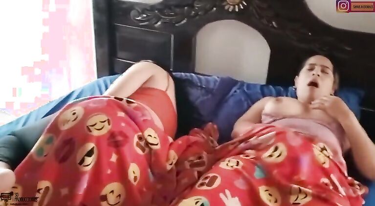 A proposal to satisfy my friend with her crazy things - Porn in Spanish