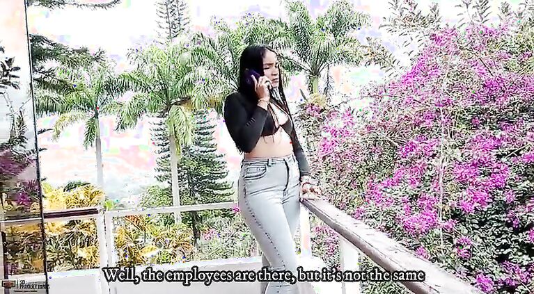 Horny gardener fucks the latina samantha's vagina - Porn in Spanish