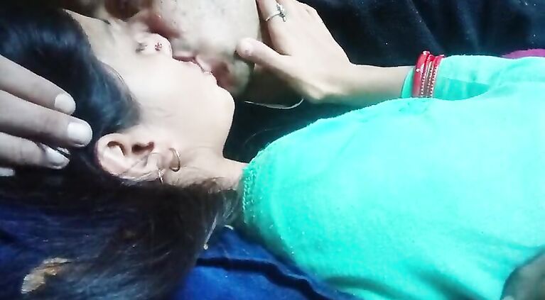 Horny gf kissing so lovely with boyfriend and sucking boobs
