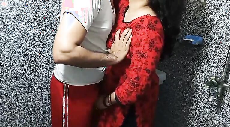 Most sexy married Tamil tamil bhabhi ka sath bathroom sex - indian bhabhi ki chudai