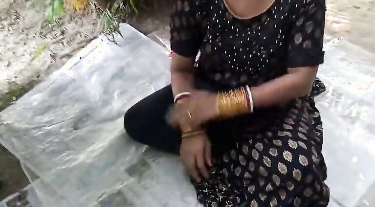Fucked Girl In Public Park Among People – Bengali Audio