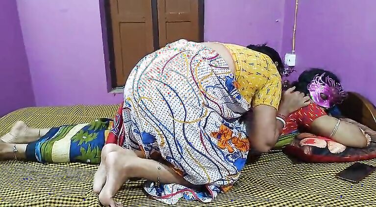 Cute and beautiful lady massage with lesbian sex