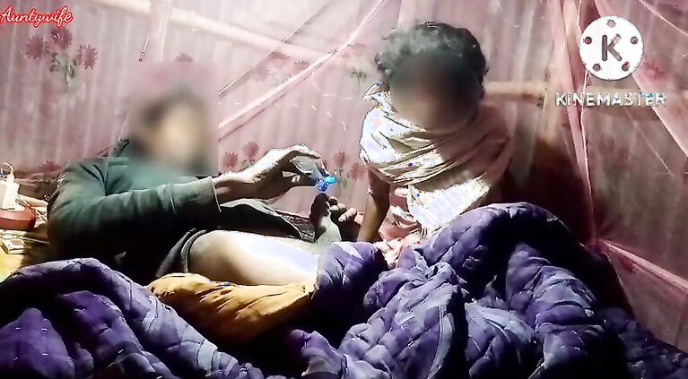 Tamil old bhabhi raat ko bulakar chudai karvaya