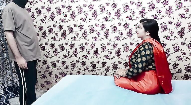 Tamil Sexy Hindi Madam got Sex with Her House Worker